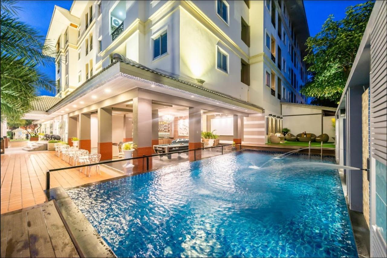 Готель Napheera Royal Tel Ban Khlong Bang Krathiam Екстер'єр фото